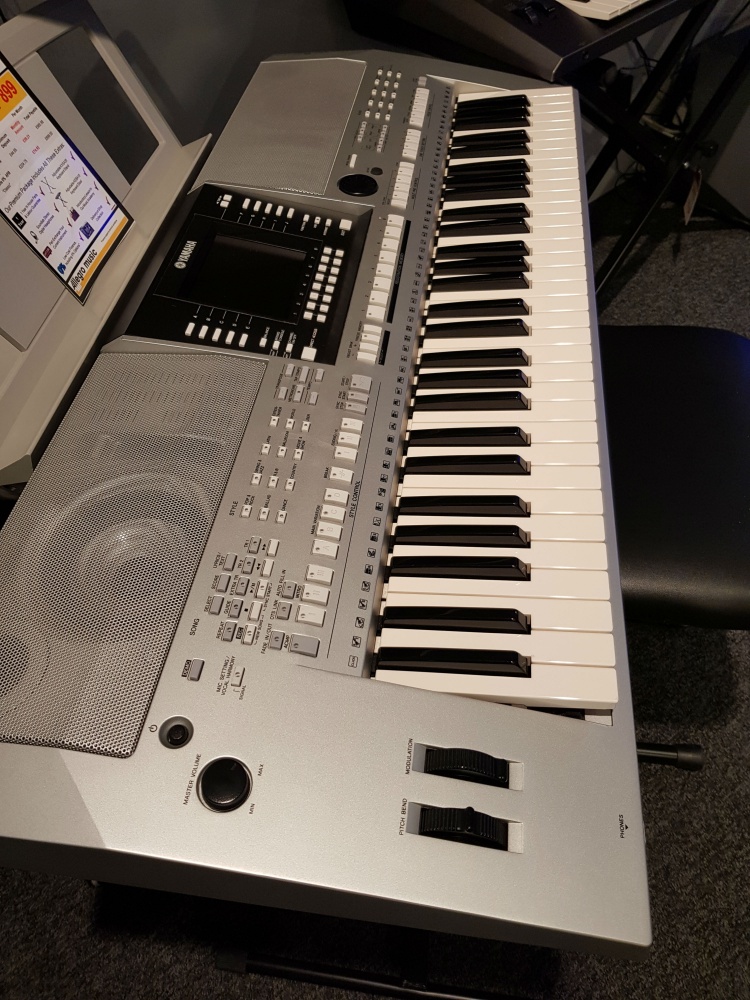 Yamaha psr s710 price in south africa